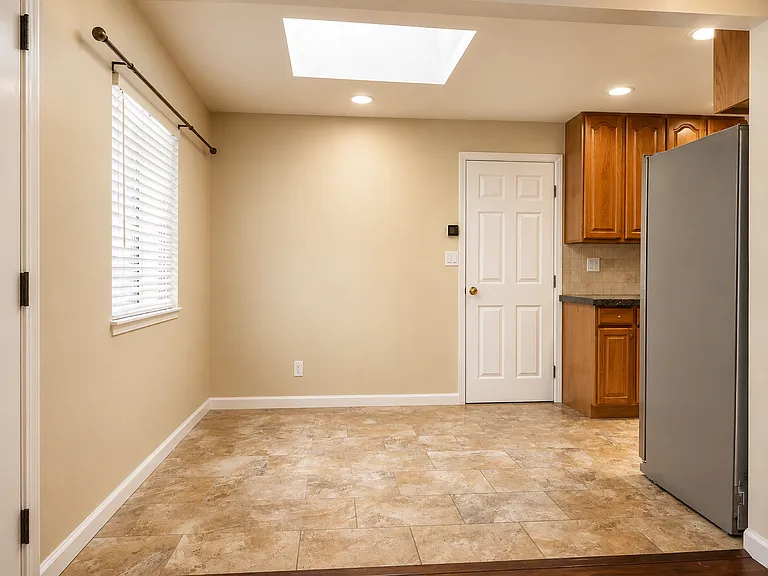 1079 Bradford Dr — Photo 5