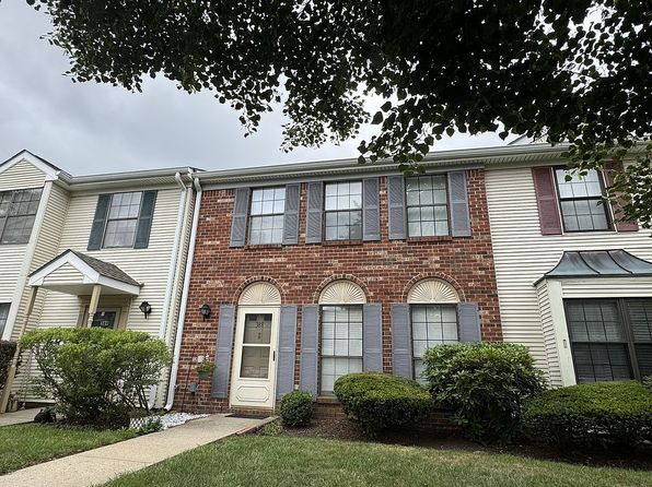 388 Danbury Ln