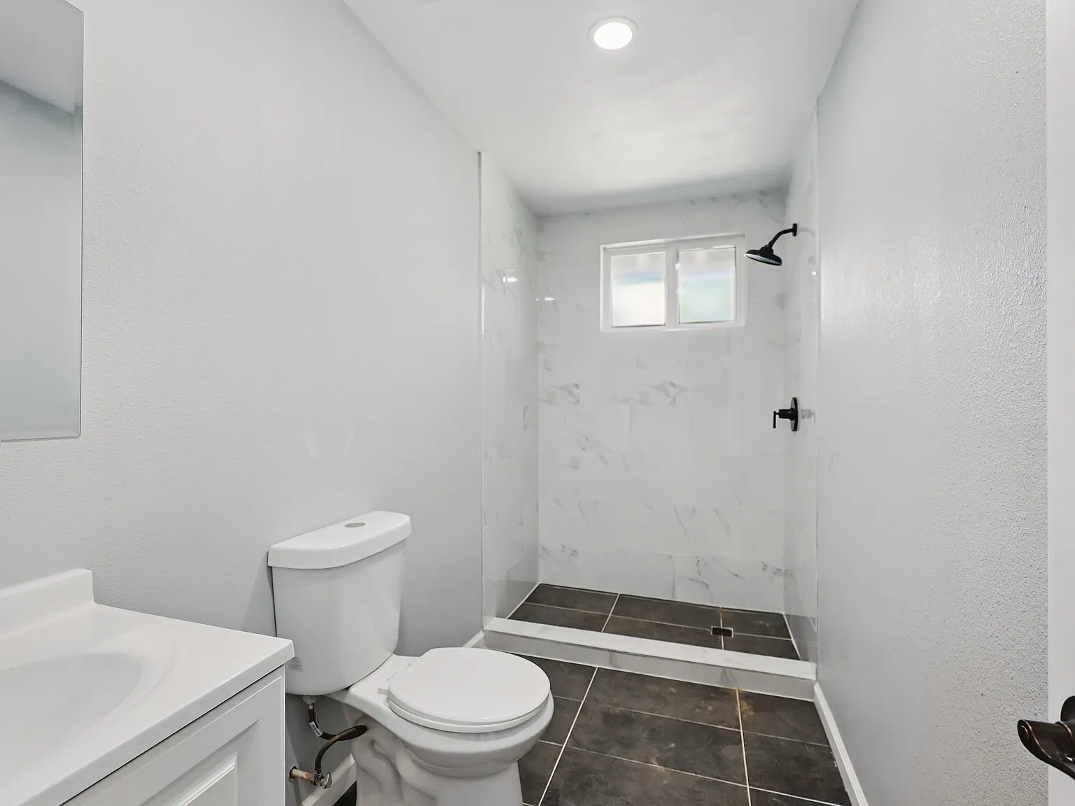 3 bed, 1776 sqft, $2,100 — Photo 3