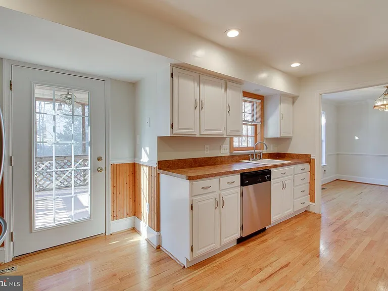 5400 Hampton Forest Way — Photo 11