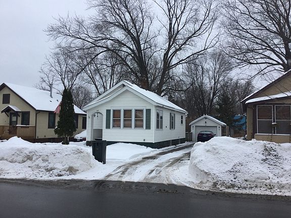 2nd image of 148 Bernard St E