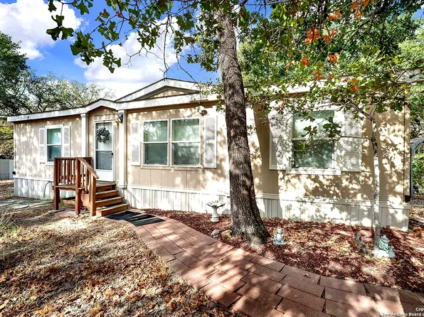 109 ENCINO BONITO, Adkins, TX 78101