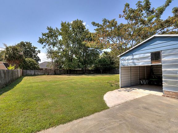 3rd image of 1042 Loblolly Dr