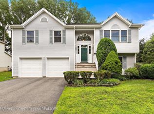22 Rutgers Dr, Tinton Falls, NJ 07724