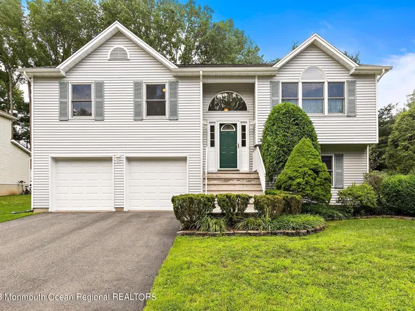 22 Rutgers Drive, Tinton Falls, NJ 07724
