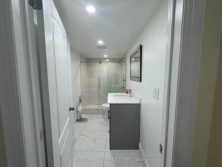 117 Millhouse Cres #LOWER — Photo 7