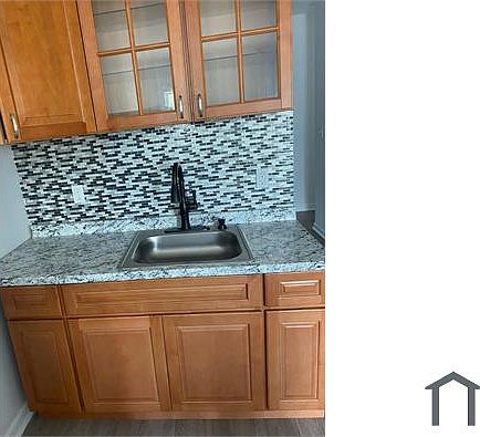 1st image of 4550 Wayne Ave Floor 1