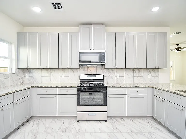 12202 Heather Flower Ln — Photo 13