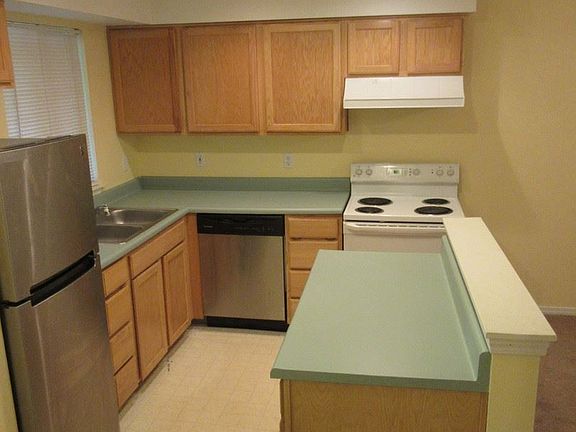 4th image of 4701 NW Walgren Dr Unit 203