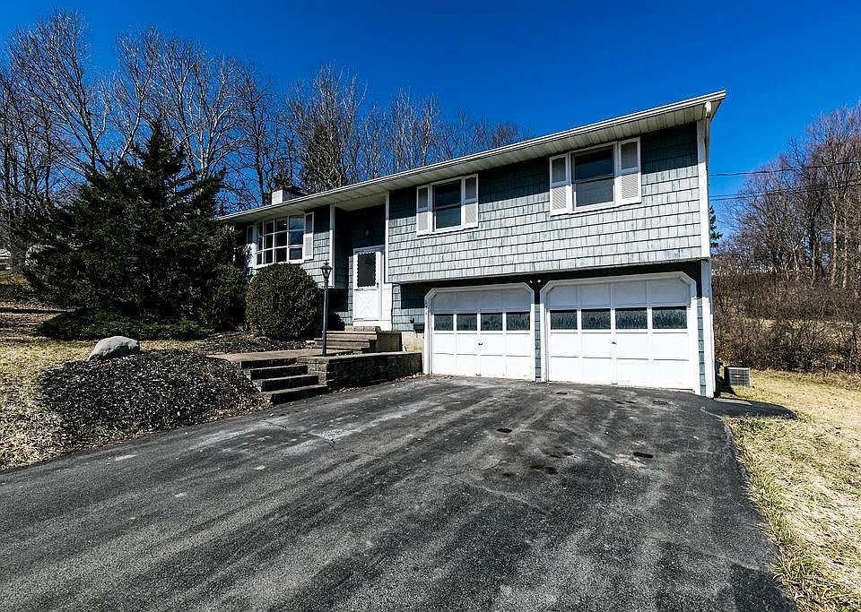1st image of 134 Terrytown Heights Dr