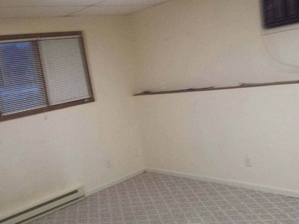 2nd image of 341 S Maple St