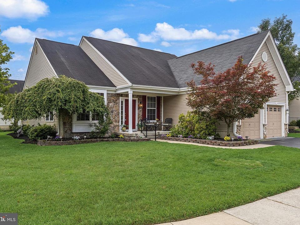 1st image of 33 Hibiscus Dr
