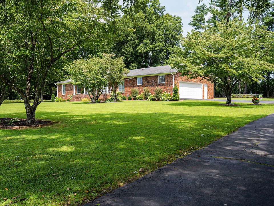 1st image of 616 Maple Ln