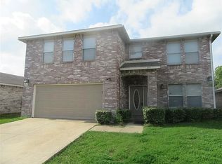 215 Idlewyld Dr, Mesquite, TX 75149