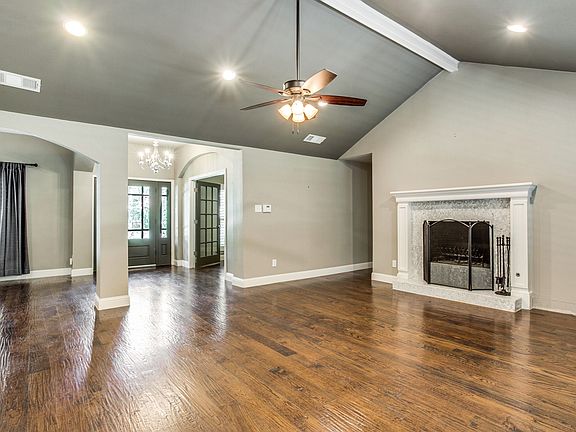 2nd image of 6526 Mercedes Ave