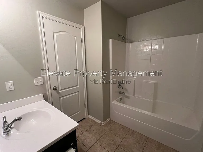 5020 Caleb St — Photo 16