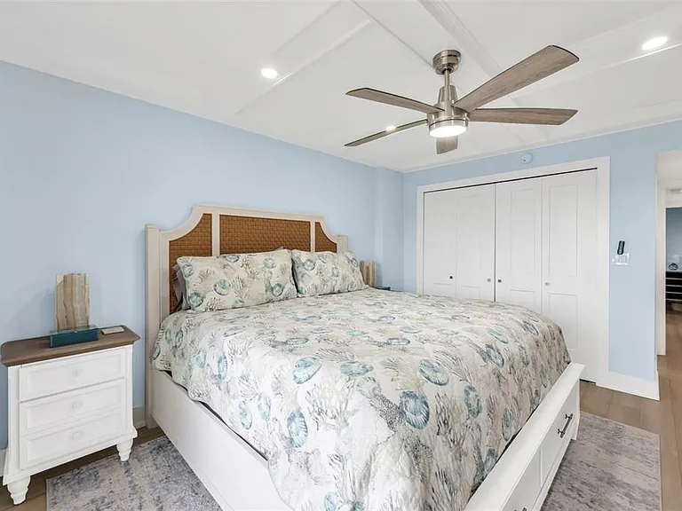 1300 Gulf Shore Blvd N #700 — Photo 19