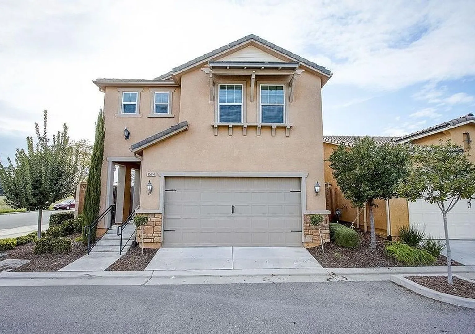 Beautiful 3 Bedroom Home in Clovis, CA — Photo 2