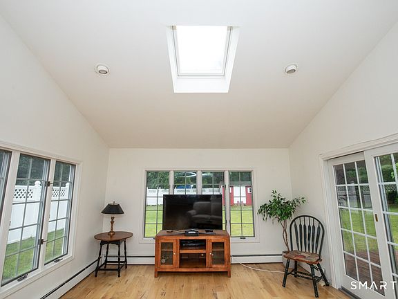 2nd image of 36 Jamestown Circle