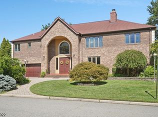 36 Independence Ct, Clifton, NJ 07013