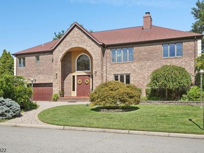 36 Independence Ct, Clifton, NJ, 07013