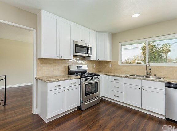 4th image of 1033 Dracena Ct