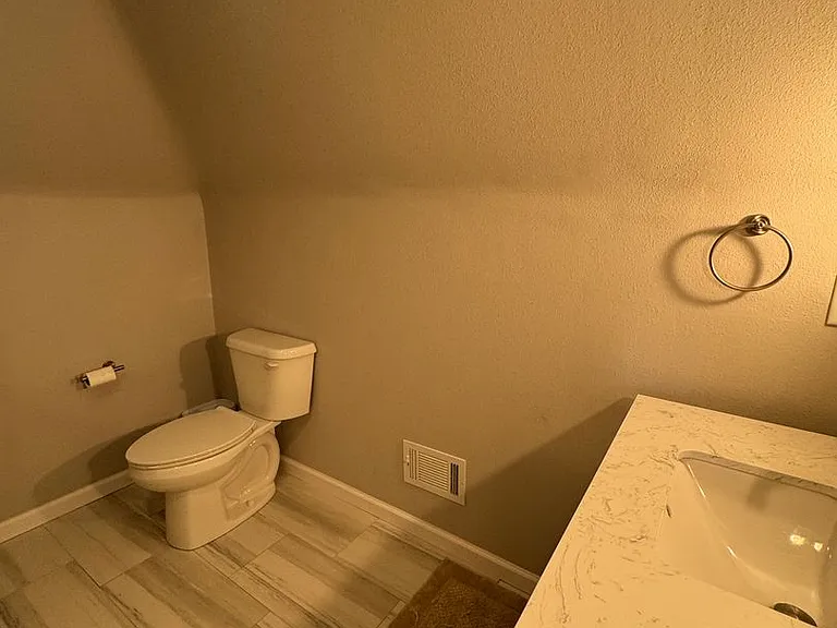 744 Yarmouth St — Photo 23
