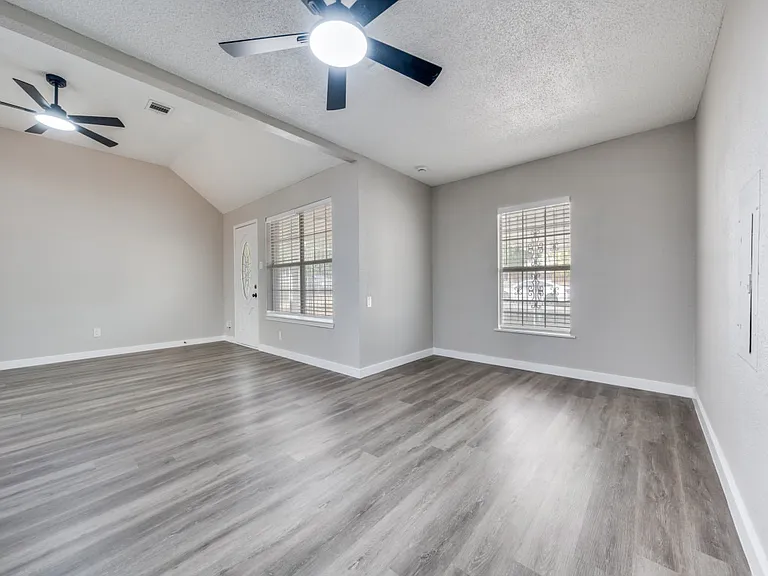 2238 Arroyo Ave — Photo 20