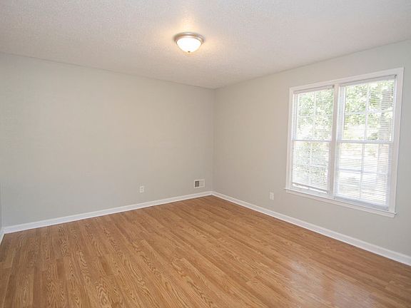 5th image of 2504 Banner Hill Rd