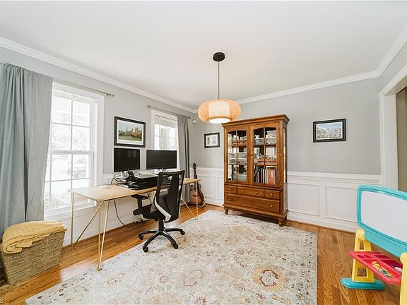 5th image of 188 Cabot Dr