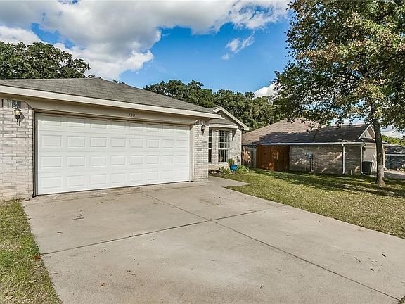 3rd image of 330 Sweetwater Dr