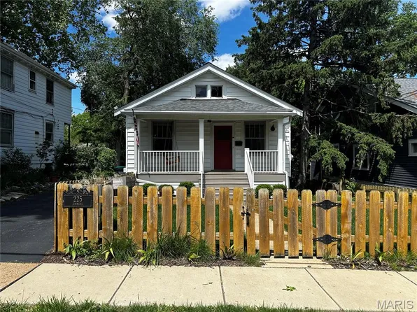 225 Simmons Ave, Saint Louis, MO 63119