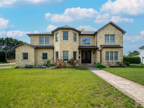 31 Burke Avenue, Jericho, NY 11753