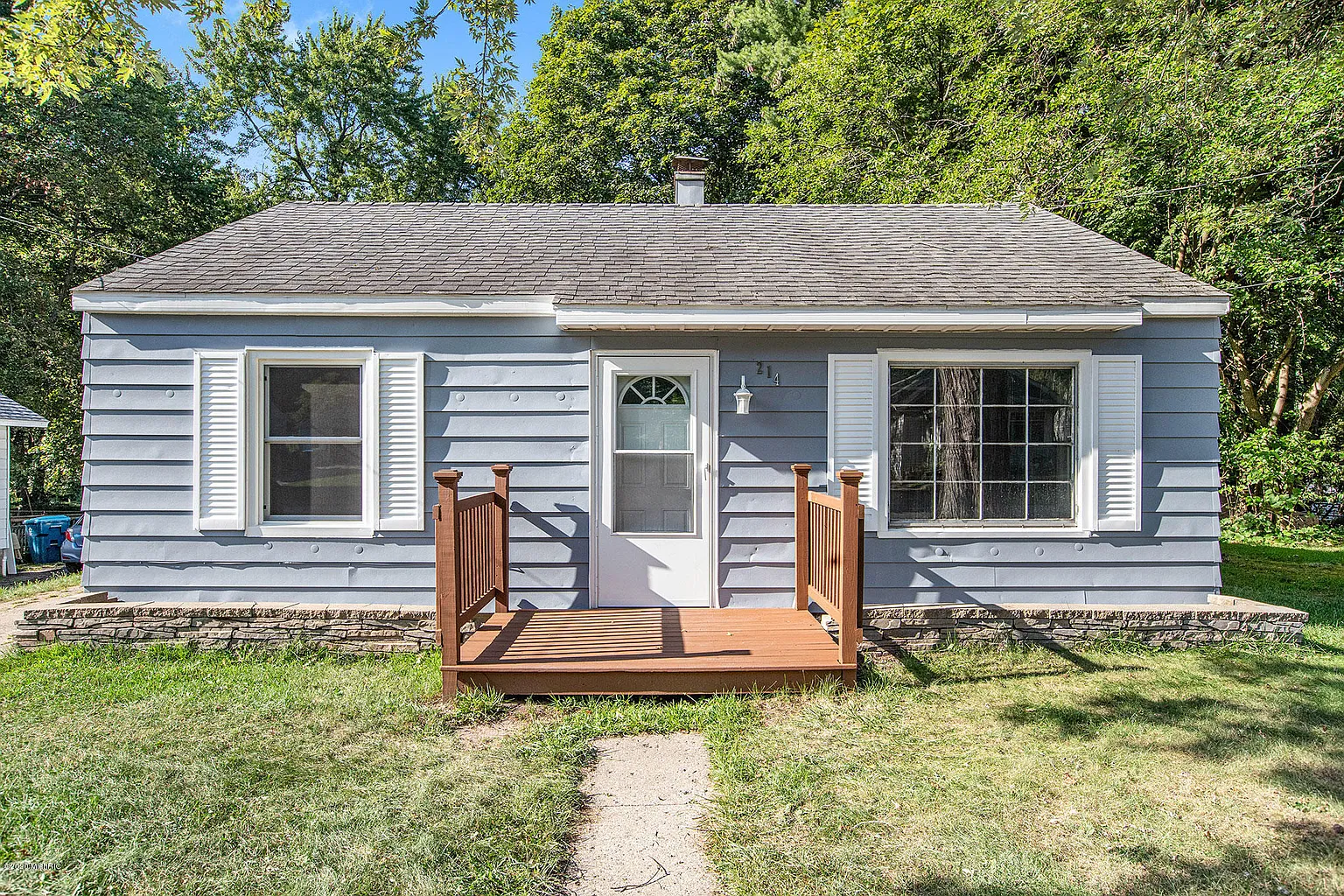 214 Buchanan Ave photo 1
