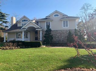 395 Pepperidge Rd, Hewlett, NY 11557