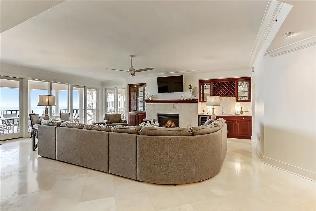 3 bed, 3230 sqft, $10,000 — Photo 4