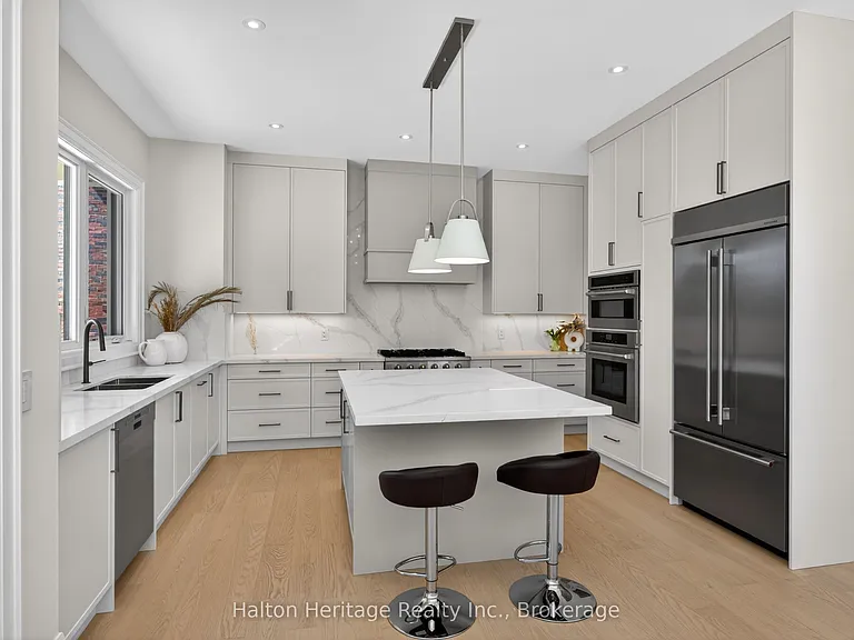 148 Herald Ave — Photo 11