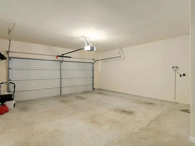 2110 Mateo Park Dr — Photo 32