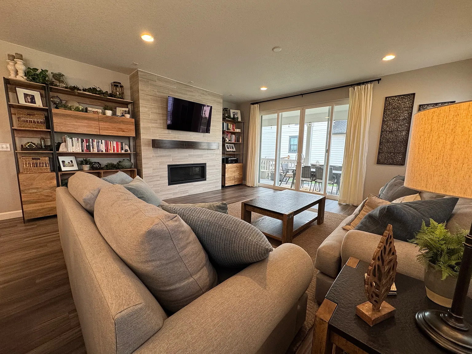 5 bed, 3800 sqft, $3,300 — Photo 4