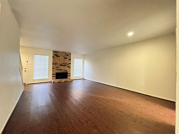 3rd image of 9901 Sharpcrest St APT L10