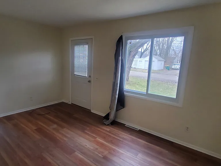 5740 Missouri Ave — Photo 2