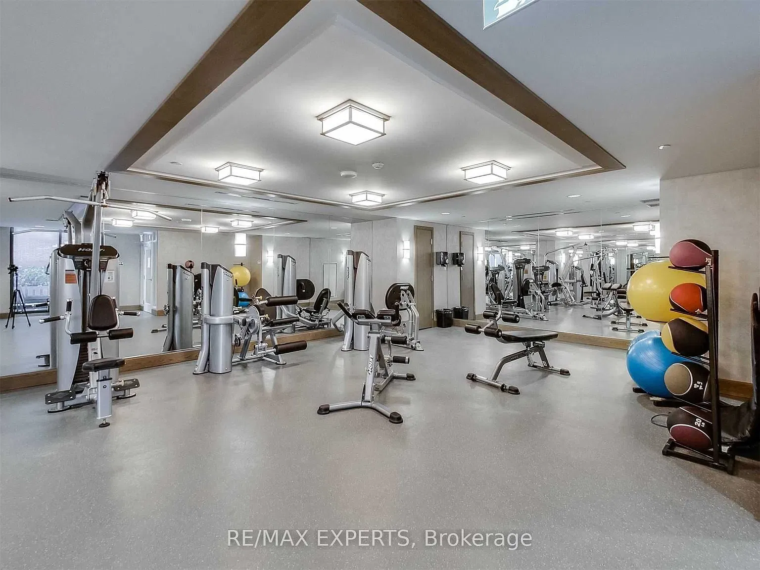 1 bed, $2,100 — Photo 4