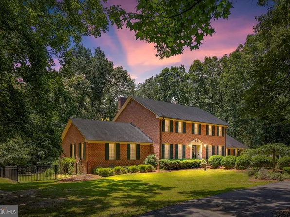 100 W River Bend Rd, Fredericksburg, VA 22407