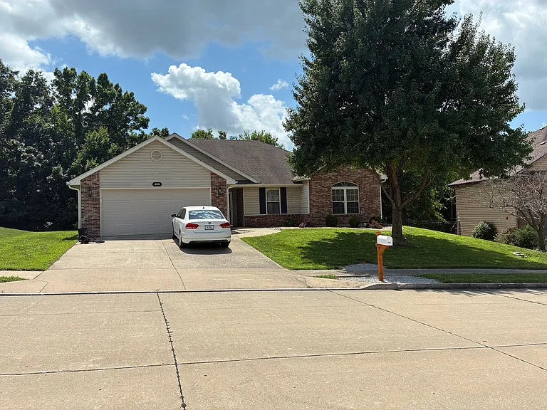 400 Sea Eagle Dr — Photo 1