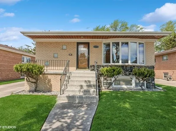 8250 W Agatite Ave, Norridge, IL 60706