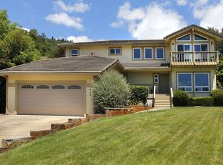 854 Montrose Ct, Santa Rosa, CA 95409