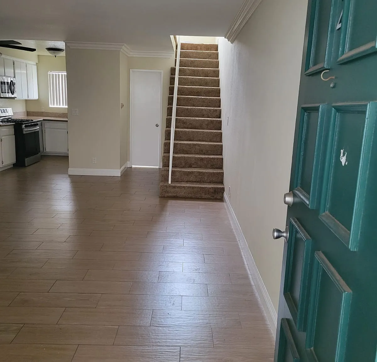 2 bed, 1000 sqft, $2,850 — Photo 1