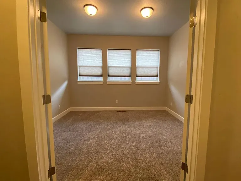 5368 N Mitchum Ave — Photo 8