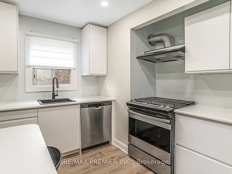 71 Clark Ave — Photo 9