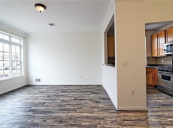 2nd image of 102 Surf Dr #458